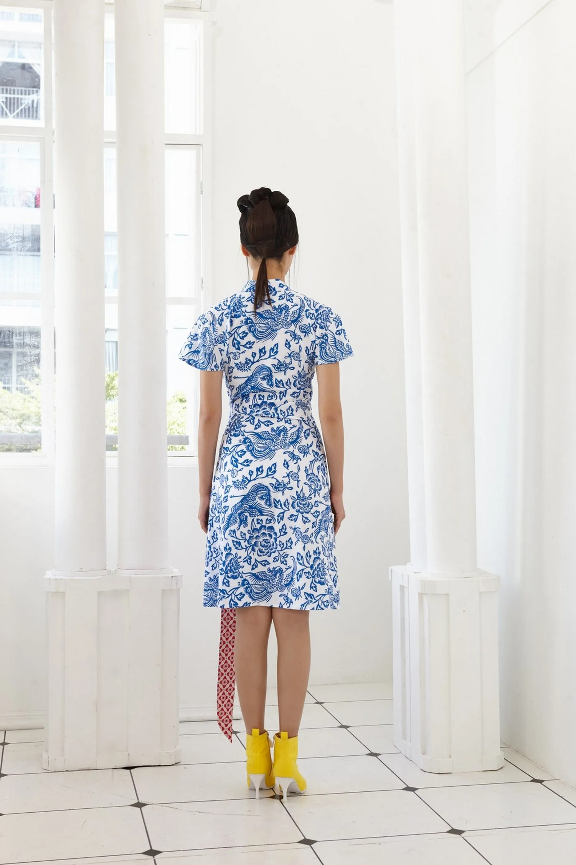 QINGCI ANTIMICROBIAL WRAP DRESS WITH SASH AND DETACHABLE MANDARIN COLLAR - WRAP DRESS - BLUE